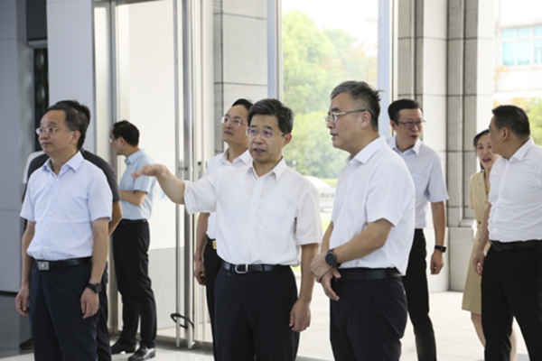 2831661839073616.jpg 常州市總工會調(diào)研常寶產(chǎn)改工作(1)(1)(1)210.jpg